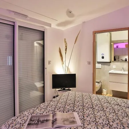 Tiny Studio Terrasse, Hypercentre La Plage A 2 Pas ! Les Sables-d'Olonne Exterior photo